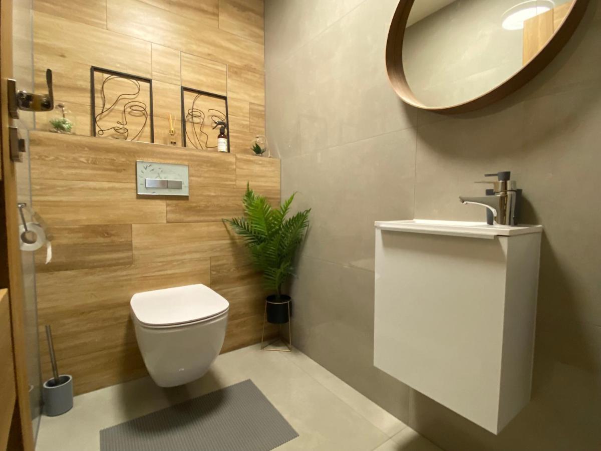 Apartment Mala Praha & Parking In The Garage 日利纳 外观 照片